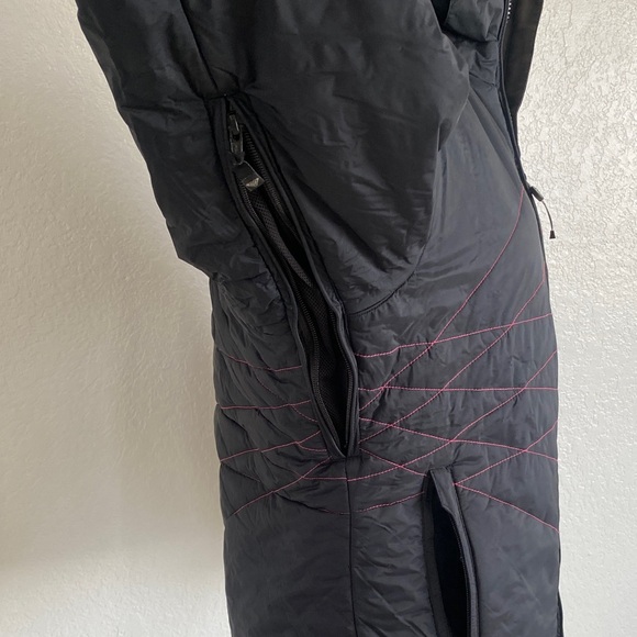 Roxy Black Snowboard/Ski Jacket with removable Hood - Picture 4 of 16